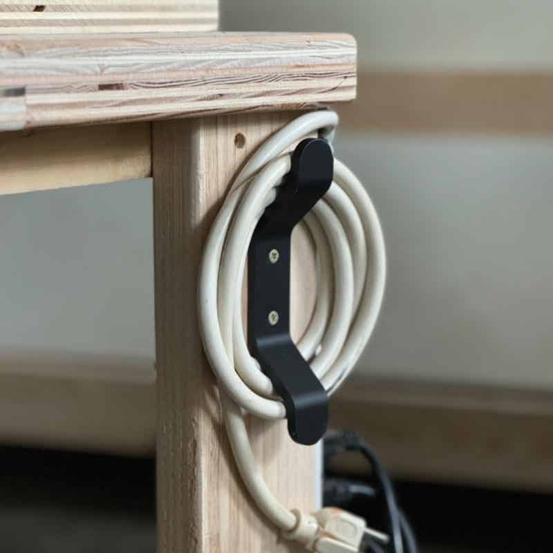 Cable Management Sleeve - ตะขอเกี่ยวสายเคเบิลสำหรับจัดระเบียบสายไฟบนโต๊ะและผนัง